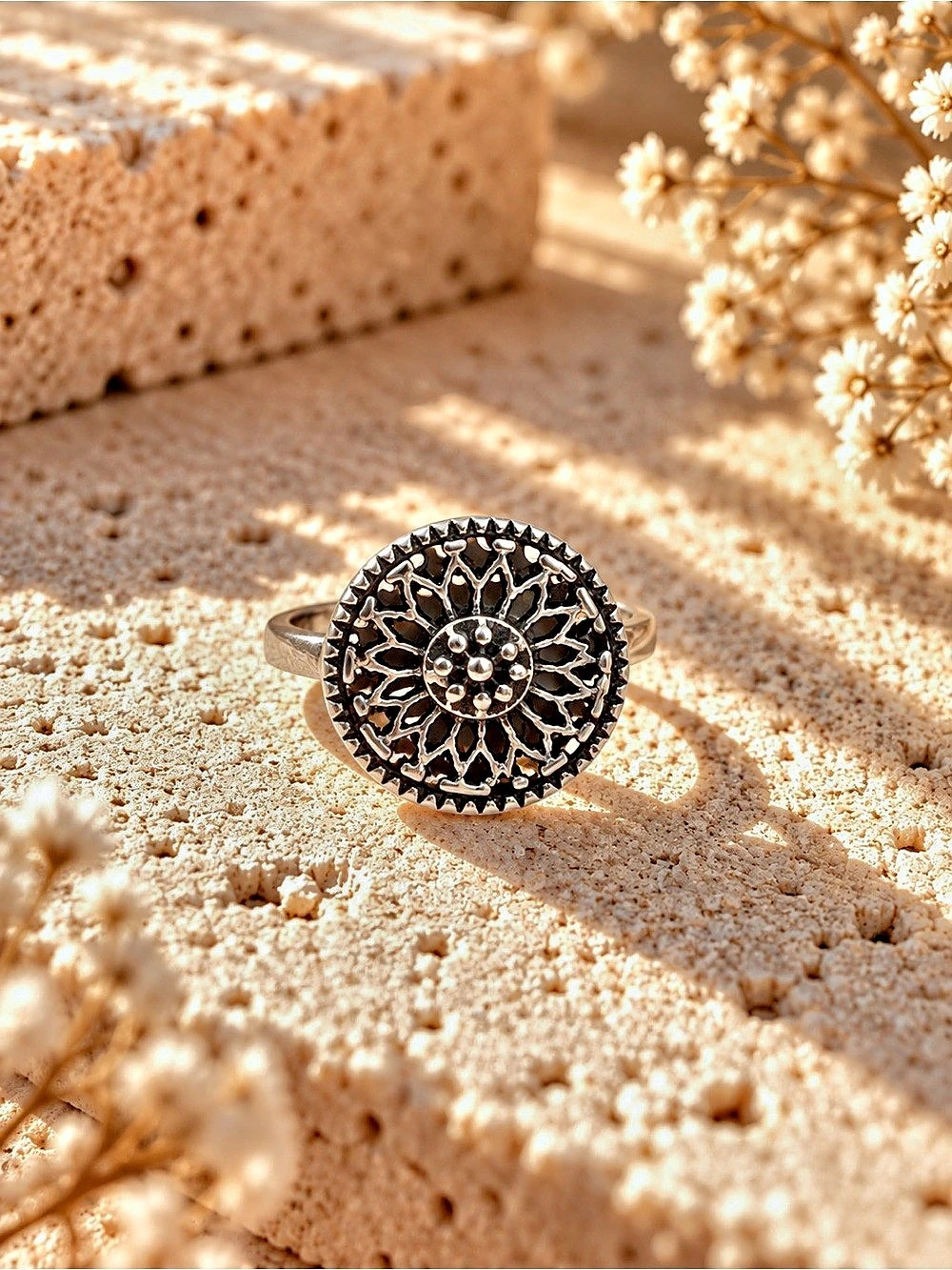 Filigree Statement Ring in Silver & Black